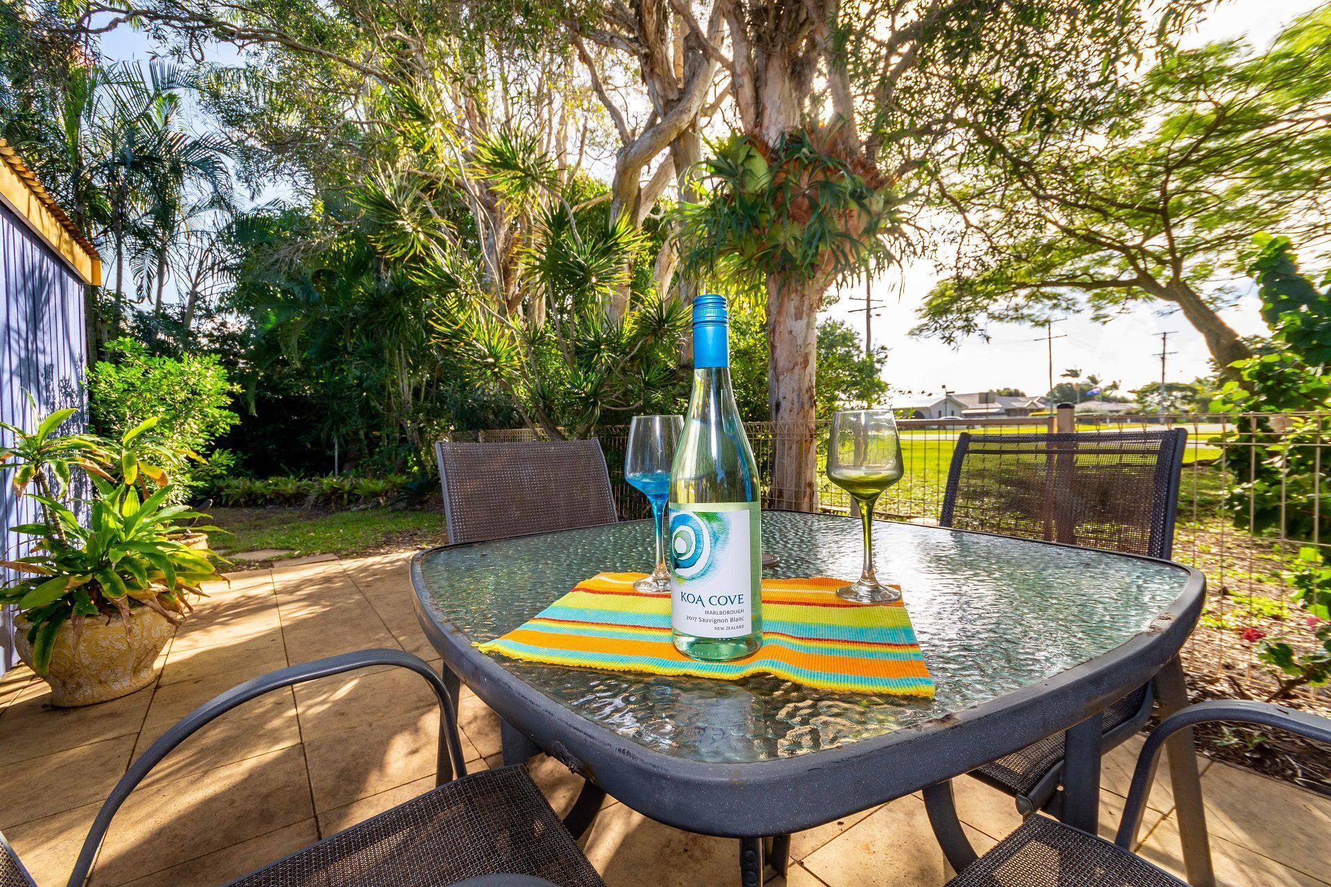 Bribie Beach House, Waterfront Directly Across the Road - Solander Esp, Banksia Beach