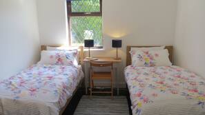 3 bedrooms, iron/ironing board, free WiFi
