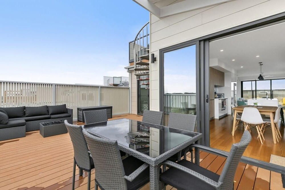 Ocean Views and Rooftop Deck Scott 29 T1232