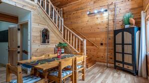 TV, fireplace, DVD player, books