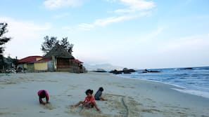 Private beach, beach towels