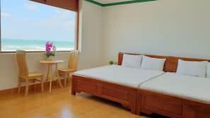 Minibar, blackout drapes, free WiFi