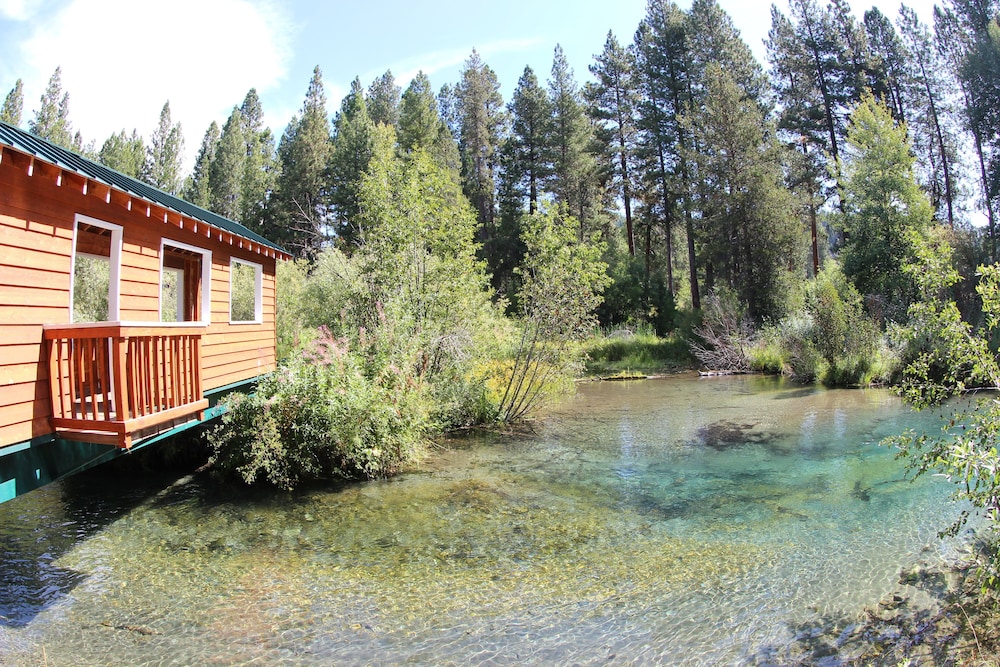 Crater Lake Resort in Chiloquin Best Rates & Deals on Orbitz