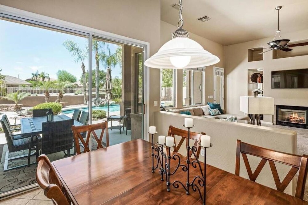 The Tropical Estate -  - Close to the strip - ASK ABOUT OUR SPECIAL!!