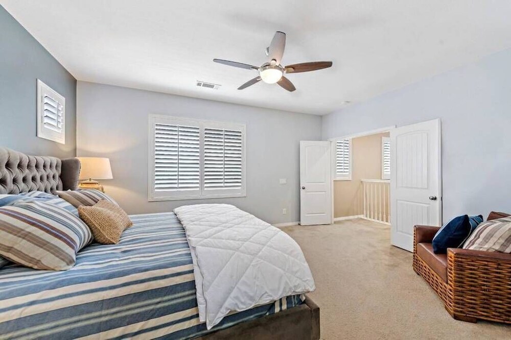 The Tropical Estate -  - Close to the strip - ASK ABOUT OUR SPECIAL!!