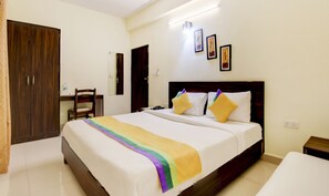 Standard Room | Desk, iron/ironing board, rollaway beds, free WiFi