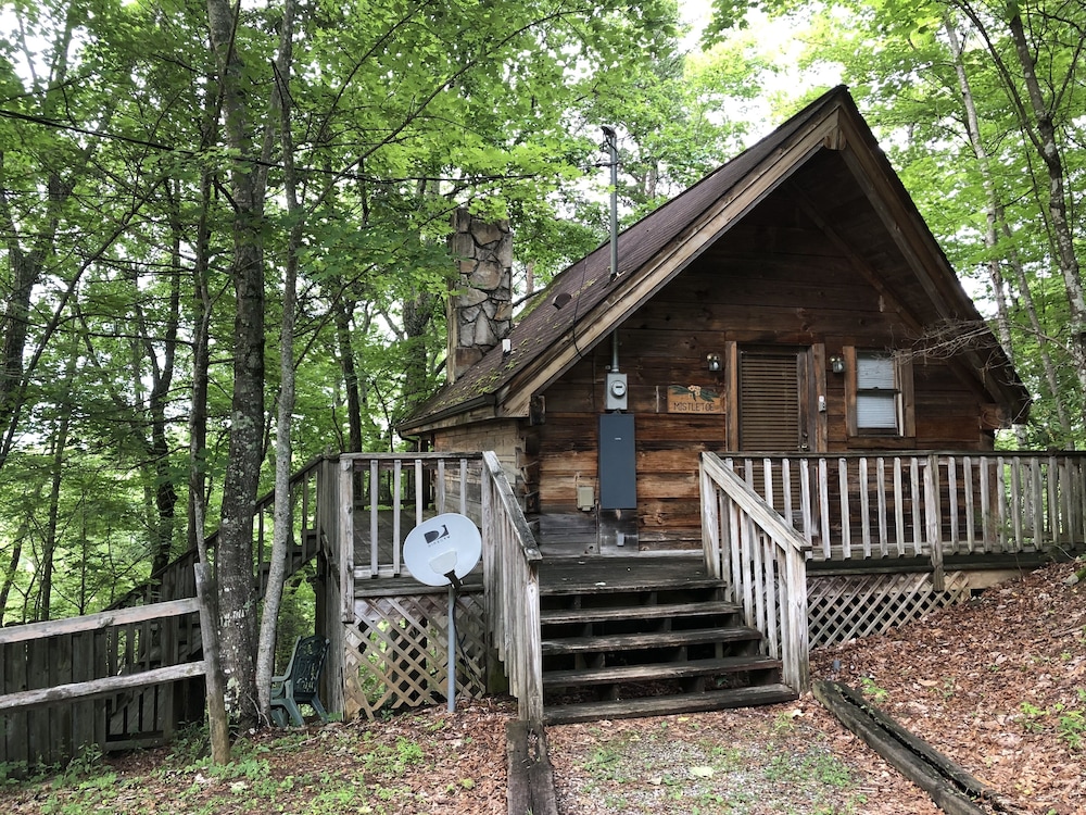 Gatlinburg Mountain Magic Hot Tub Cabins in Sevierville Best Rates