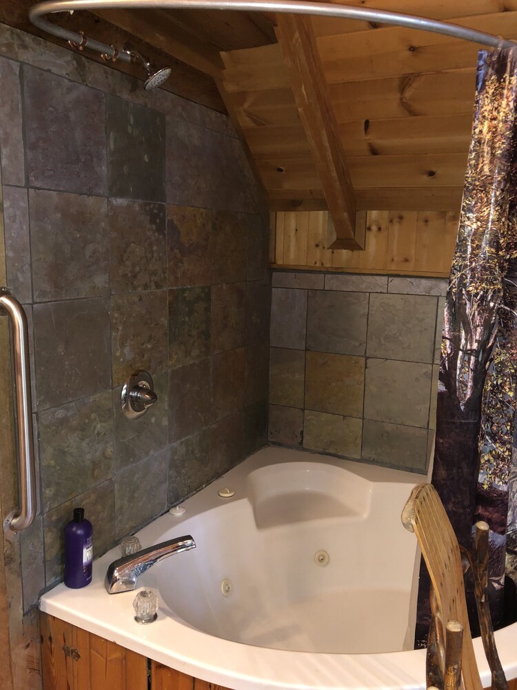 Gatlinburg Mountain Magic Hot Tub Cabins in Sevierville Best Rates & Deals on Orbitz