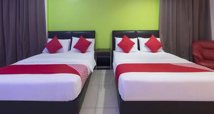 OYO 44072 Mines Cempaka Hotel