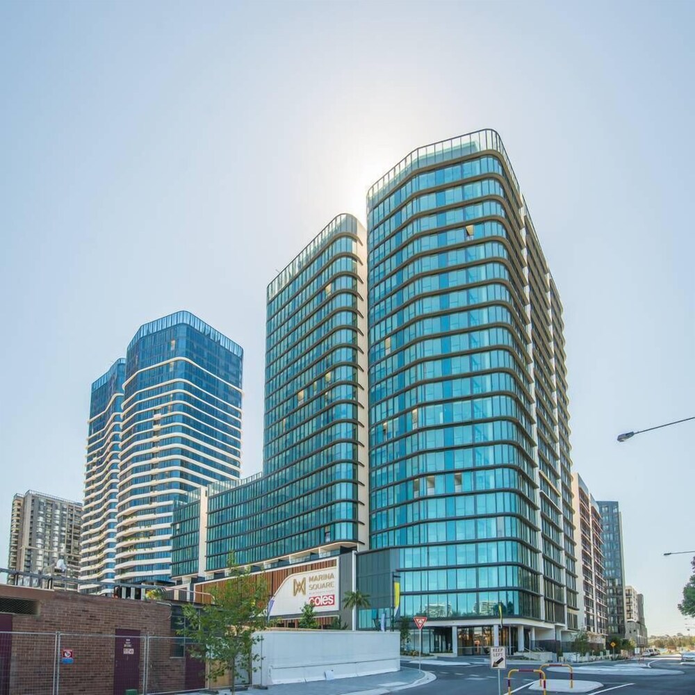 Stunning Waterview Stylish Waterfront Apt In WWP
