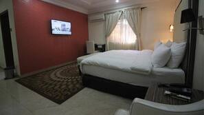 In-room safe, desk, laptop workspace, iron/ironing board