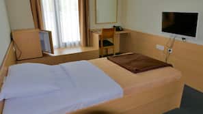 Minibar, in-room safe, desk, free cribs/infant beds