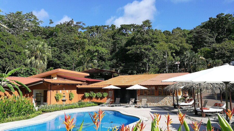 Espadilla Gardens Hotel