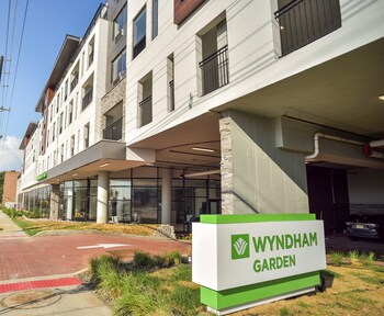 wyndham garden north bergen reviews