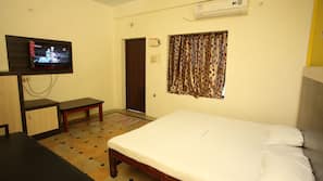 Individually furnished, iron/ironing board, free WiFi, linens