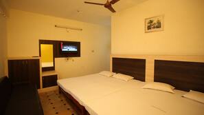 Individually furnished, iron/ironing board, free WiFi, linens
