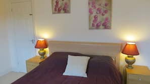 2 bedrooms, iron/ironing board, free WiFi