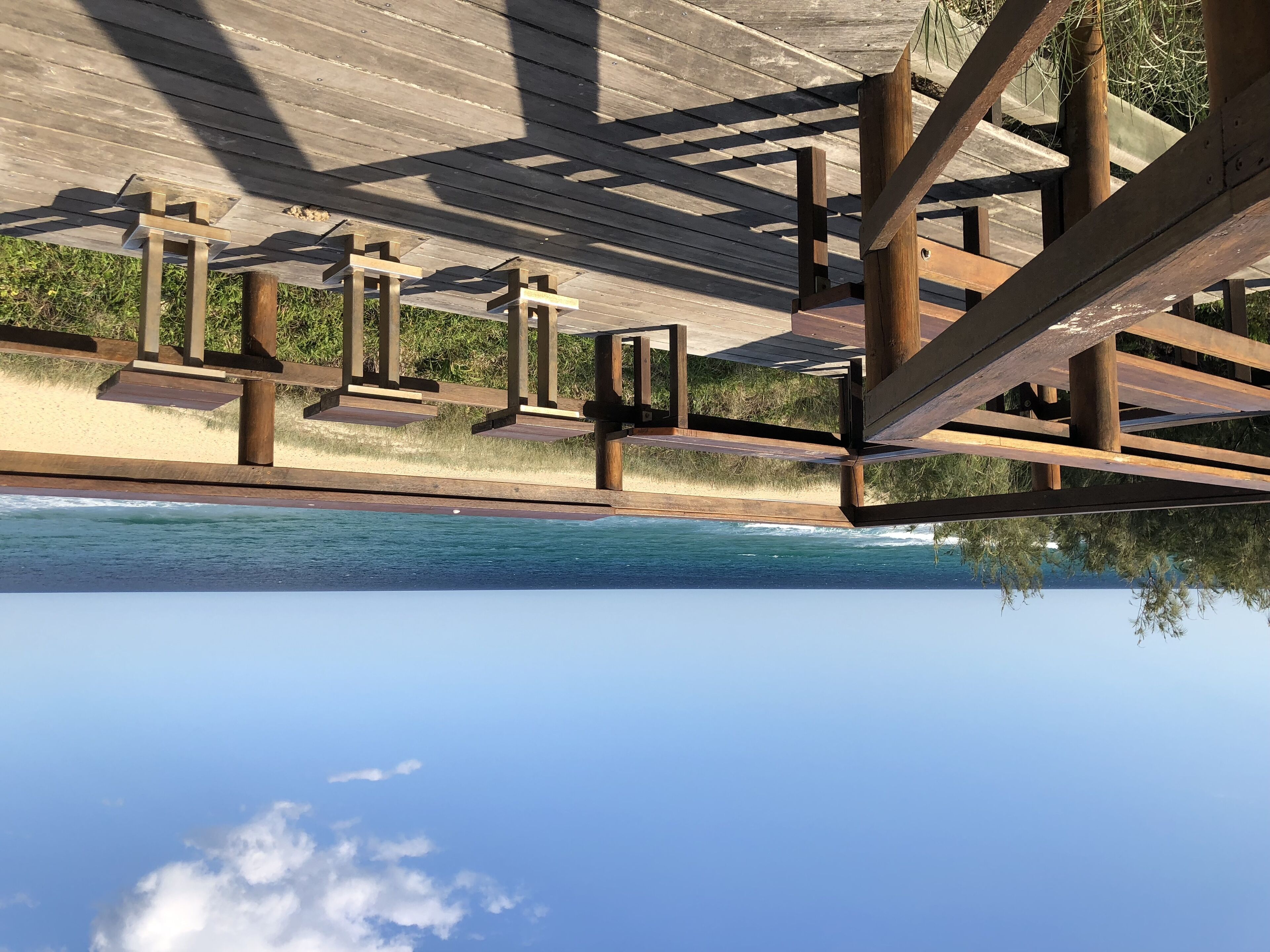 Modern 3 Bedroom, 2 1/2 bath Townhouse 2 minute walk to the beach!