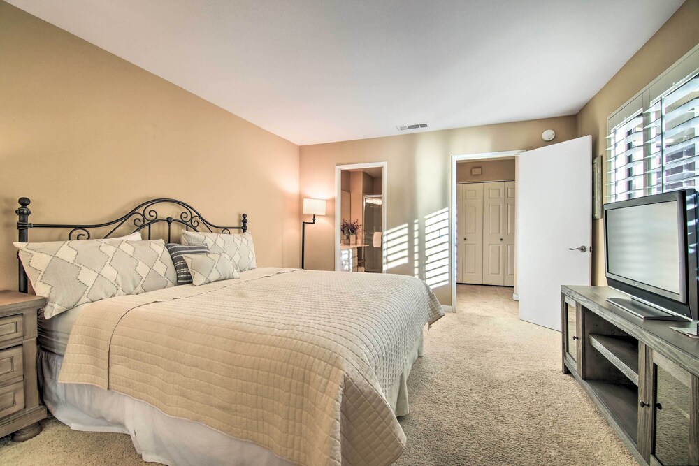 Palm Desert Condo 6 Miles to El Paseo! Palm Desert Vrbo