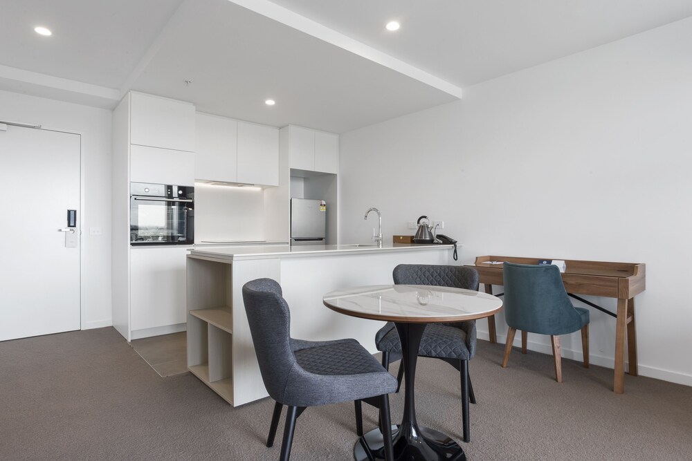 In-room dining, The Sebel Melbourne Moonee Ponds