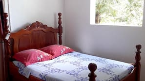 3 bedrooms, iron/ironing board, free WiFi