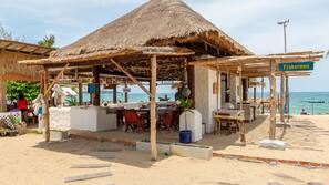 Gần bãi biển, xe đưa đón đến bãi biển miễn phí, khăn tắm biển