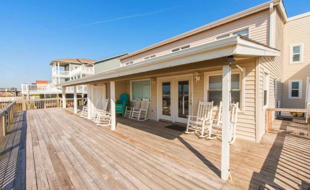 Oceanfront - great duplex with private boardwalk to beach.