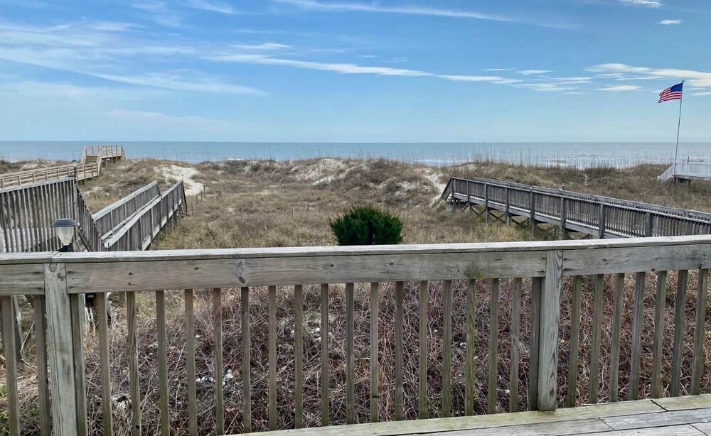 Oceanfront - great duplex with private boardwalk to beach.