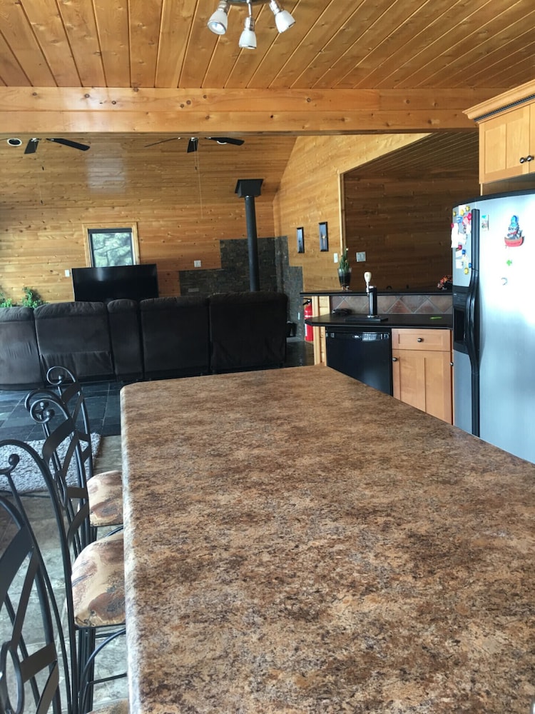 The Spectacular Rocky View Waterfront Cottage On The South Shore Of