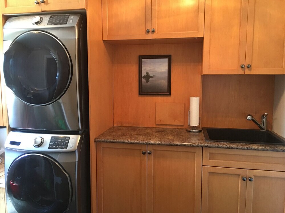 The Spectacular Rocky View Waterfront Cottage On The South Shore Of