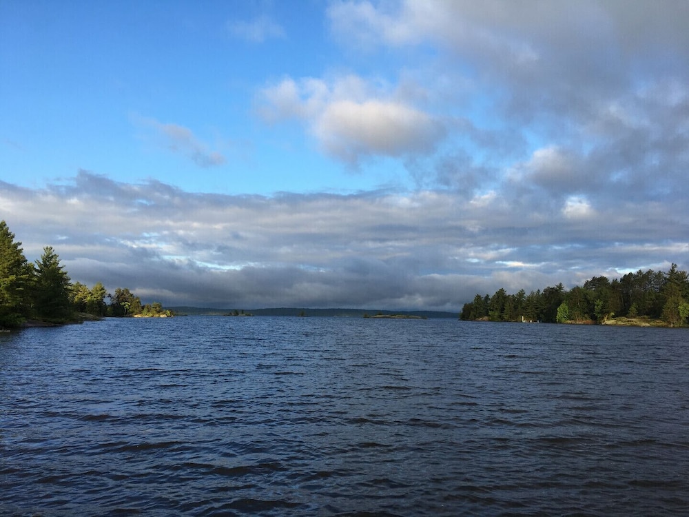 The Spectacular Rocky View Waterfront Cottage On The South Shore Of