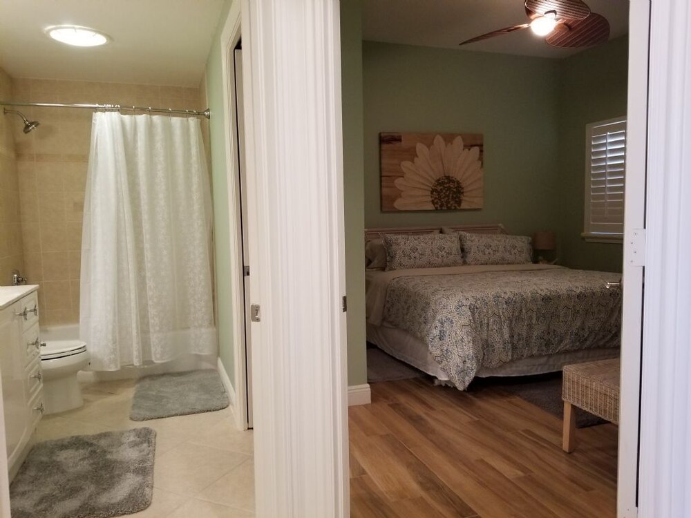 Stunning Waterfront Condo in Bayfront Complex Marco Island Vrbo