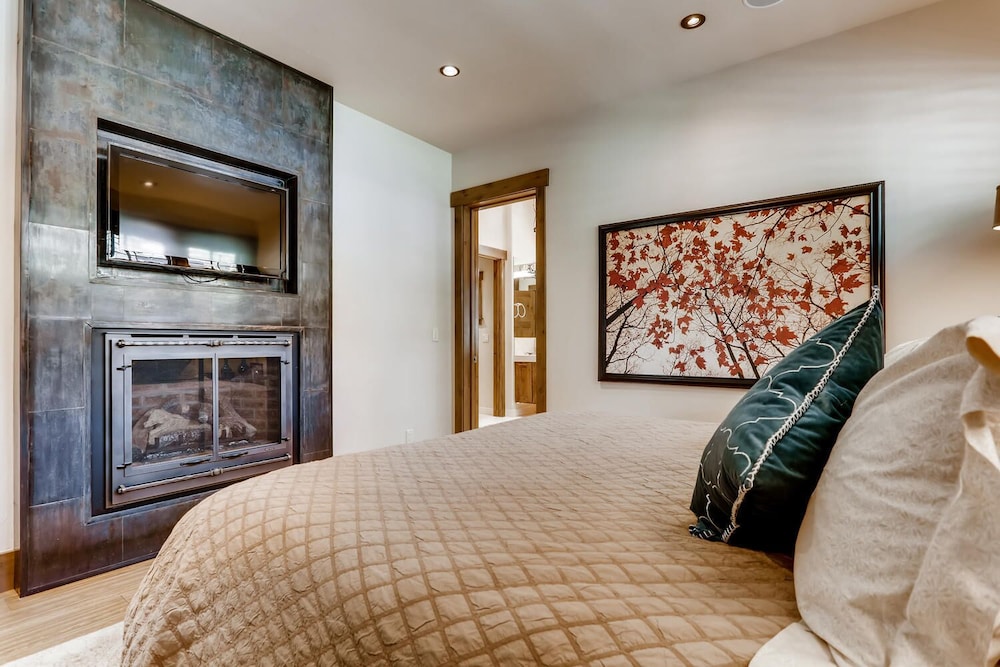 Château Shock Hill – Luxury home with Private Hot Tub and Ping