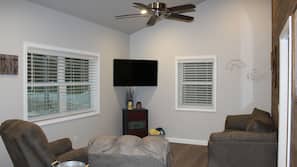 2 bedrooms, linens