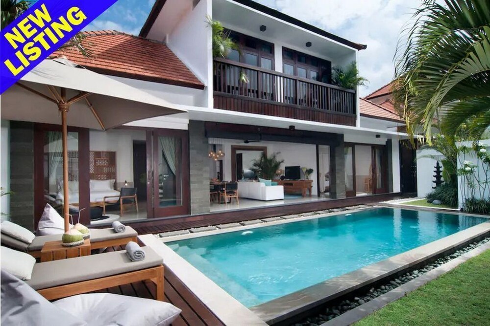 Bella 6 Bedroom Villa Near Seminyak In Kerobokan Hotel