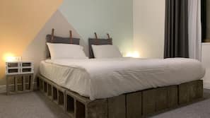 Premium bedding, soundproofing, free WiFi