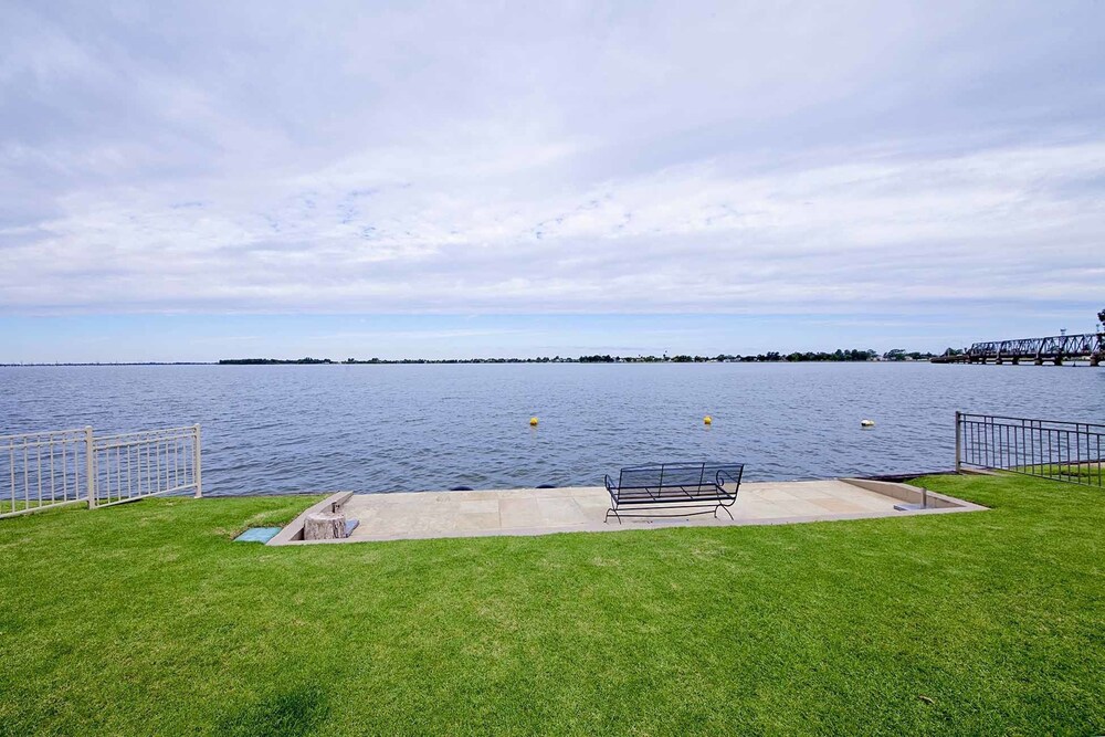 Brookwater- Waterfront on Lake Mulwala