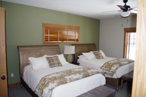 Best Harbor Springs Cottages For 2020 Find Cheap 76 Cottage