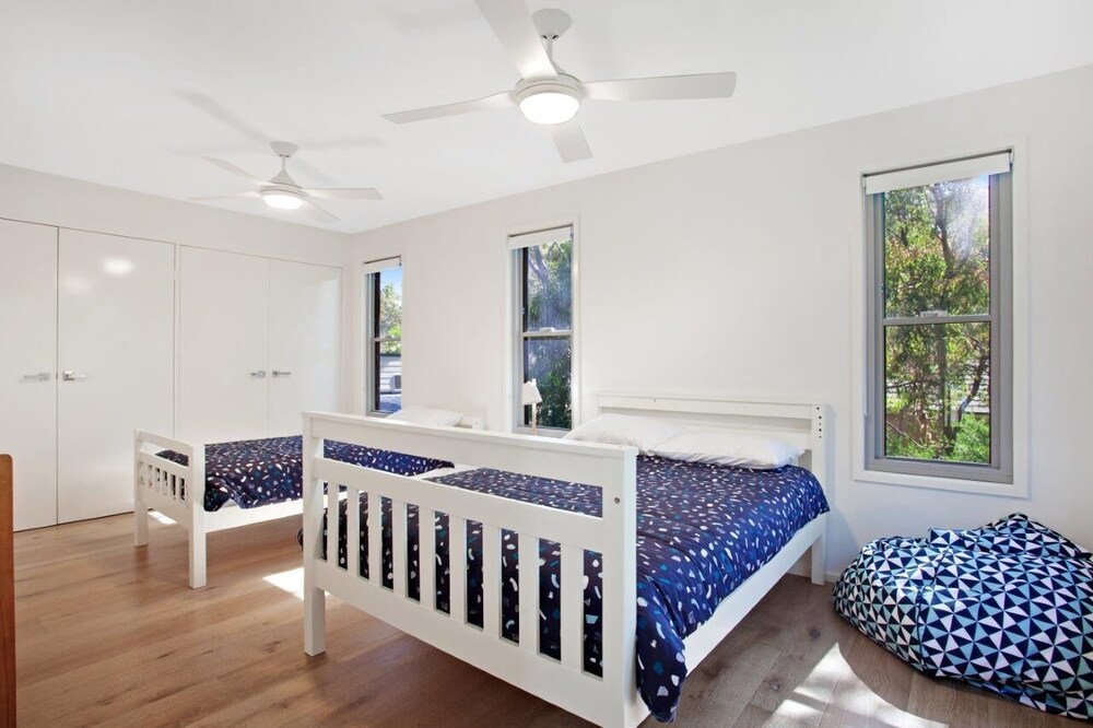 Fantastic Beach House Hawks Nest Vrbo