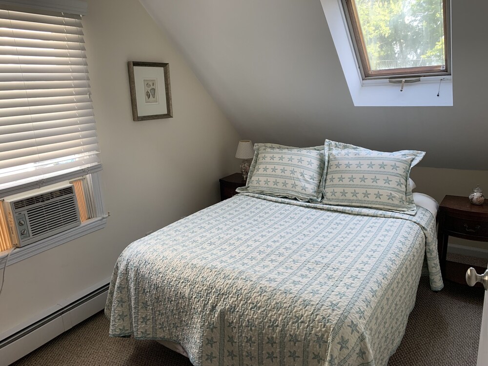 Pristine cottage at Cornfield Point Old Saybrook Vrbo