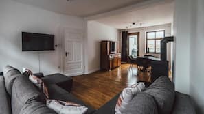 Fernseher, Kamin