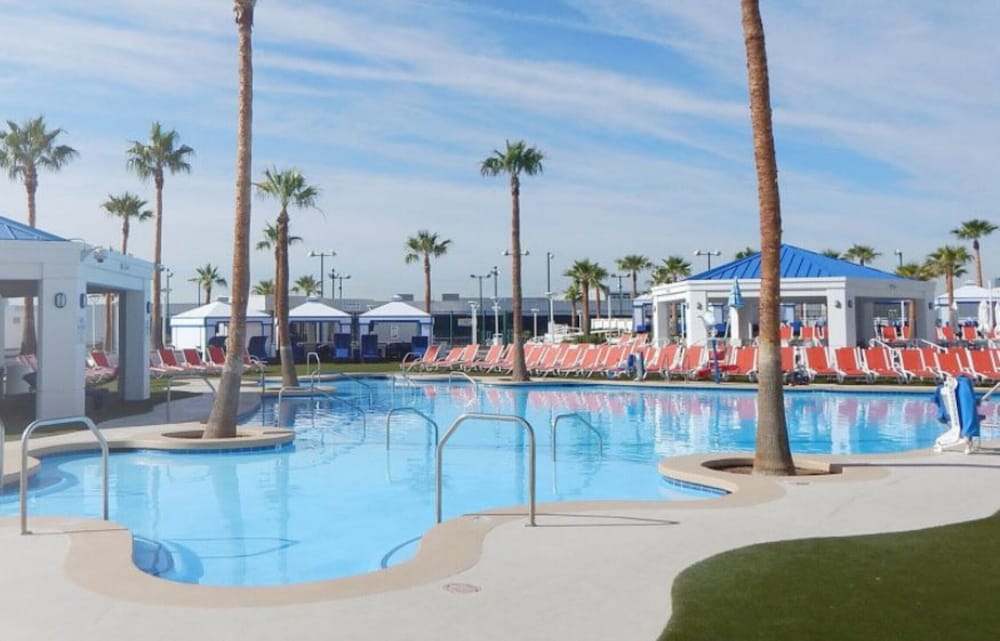 Luxurious Studio Suite ~ Las Vegas NV !