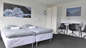 Soundproofing, free WiFi, linens