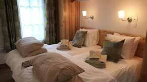 Premium bedding, soundproofing, iron/ironing board, free WiFi