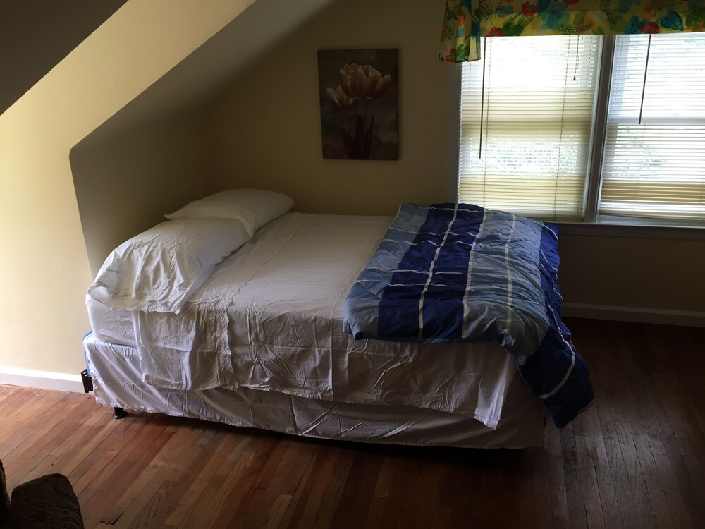 Smartly attired 3 bedroom conveniently close to Lake Huron and State