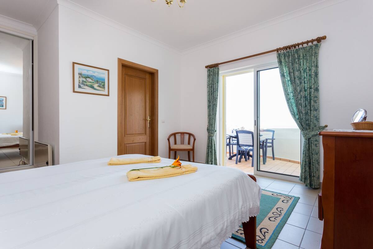 Villa Townhouse Overlooking Meia Praia Beach In Lagos On A Resort With Two Pools Room Prices Deals Reviews Expedia