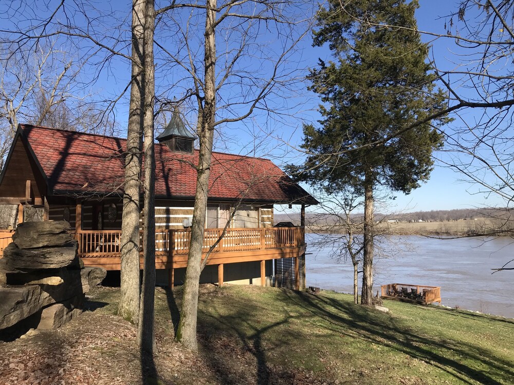 Truly exceptional and comfortable luxury log cabin, Cannelton Room