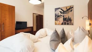 In-room safe, iron/ironing board, free WiFi, linens
