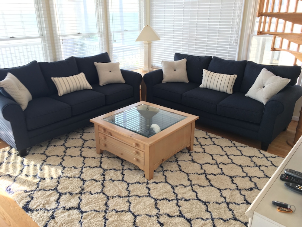 Stunning BAYFRONT with HOT TUB & SUNSET Views