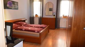 2 Schlafzimmer, Zimmersafe, Bügeleisen/Bügelbrett, WLAN